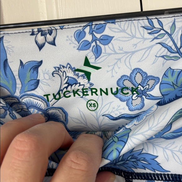 NWT Tuckernuck Blue and White Floral Bike Shorts - XS - Picture 7 of 10